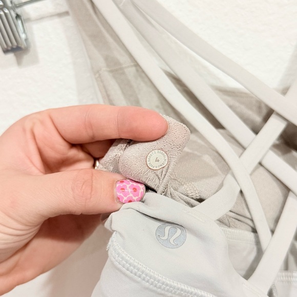 Lululemon Free To Be Serene Bra *Long Line White Women’s Size 4 - Picture 5 of 5